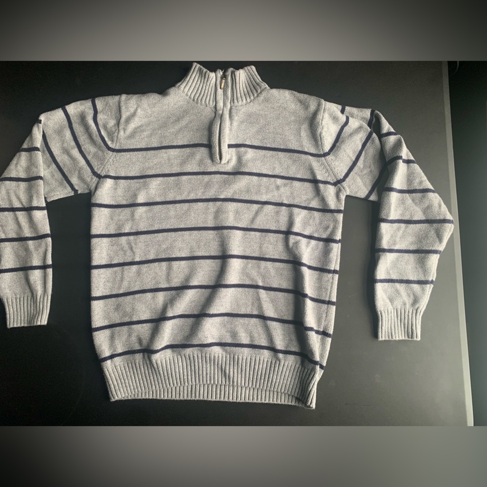 Youth Large Sweater Bundle (2)